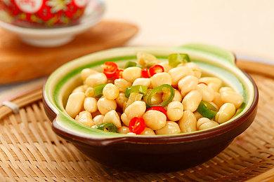 《生化危机8》8分钟第三人称游玩视频